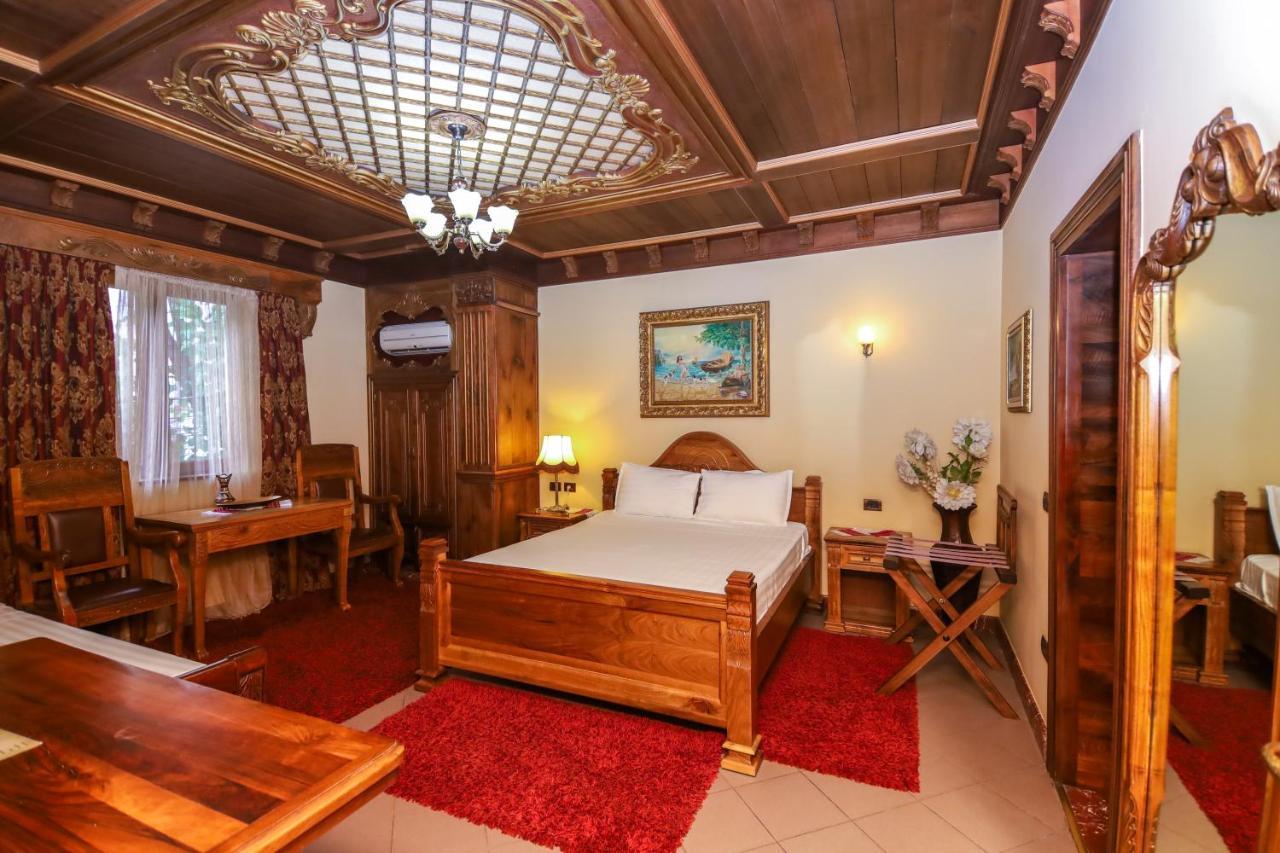Brilant Antik Center Hotel Tirana Bagian luar foto