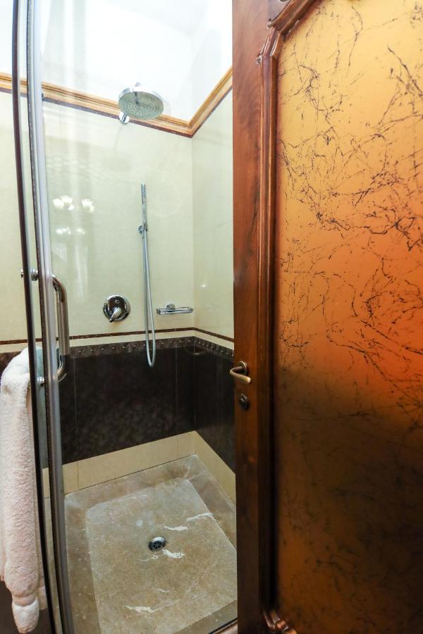 Brilant Antik Center Hotel Tirana Bagian luar foto