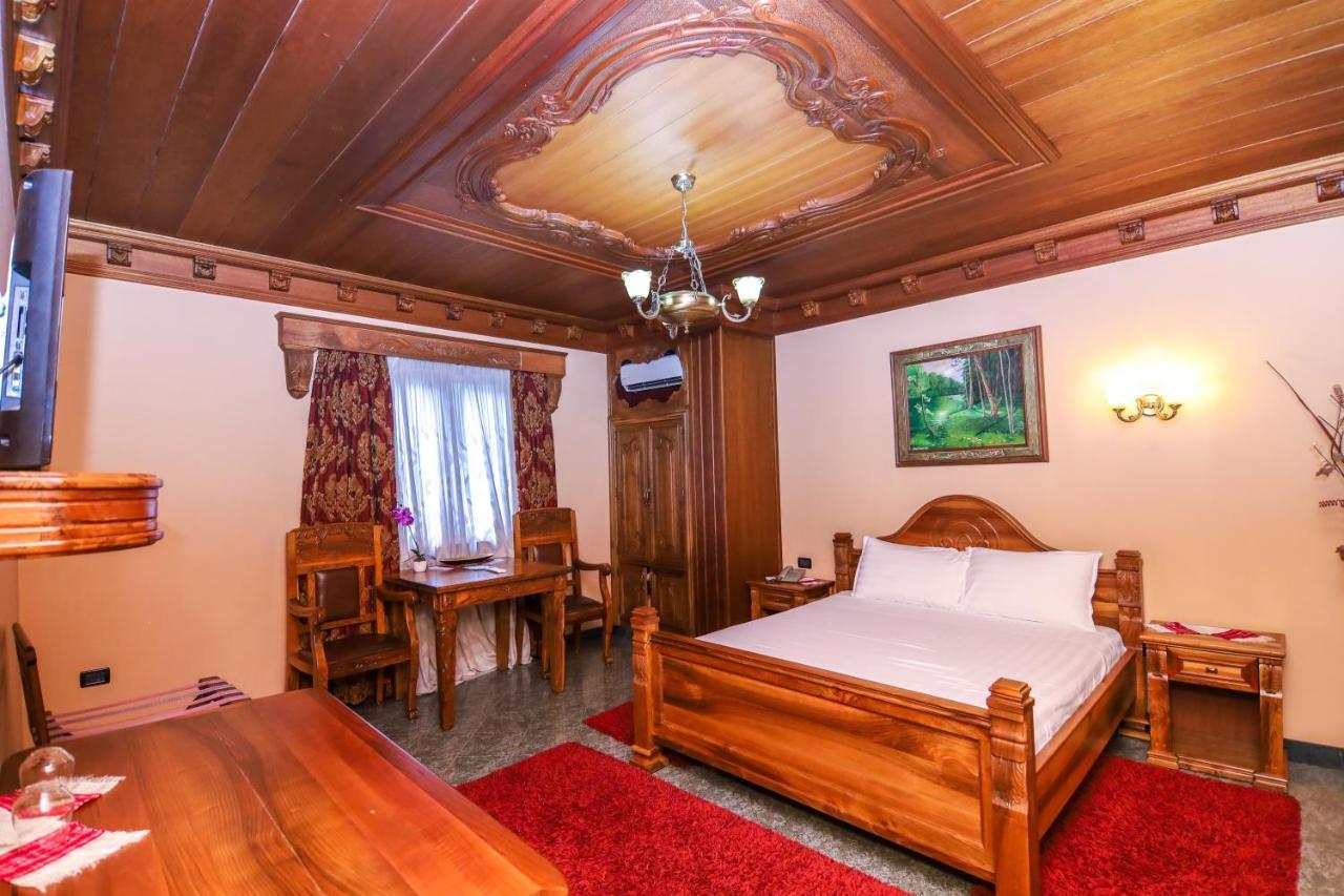 Brilant Antik Center Hotel Tirana Bagian luar foto