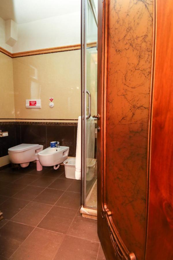 Brilant Antik Center Hotel Tirana Bagian luar foto