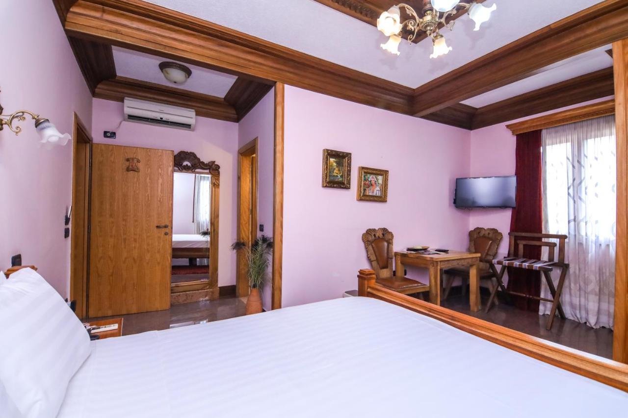 Brilant Antik Center Hotel Tirana Bagian luar foto