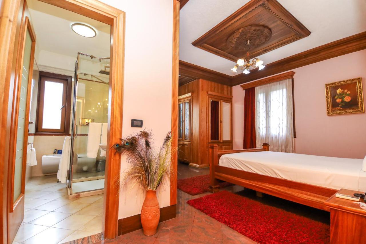 Brilant Antik Center Hotel Tirana Bagian luar foto