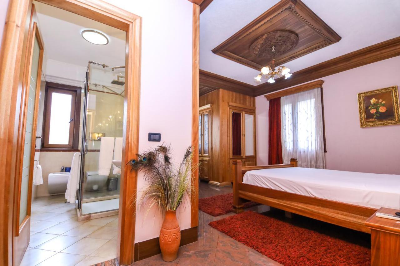 Brilant Antik Center Hotel Tirana Bagian luar foto