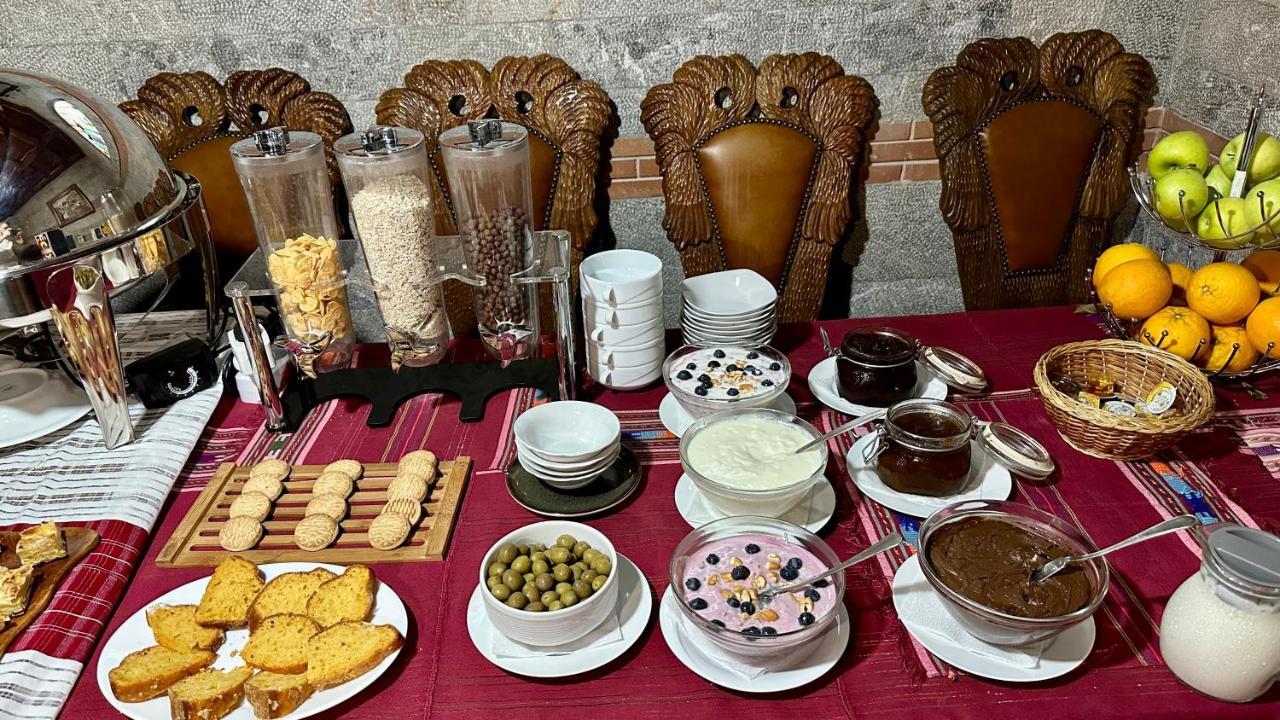 Brilant Antik Center Hotel Tirana Bagian luar foto