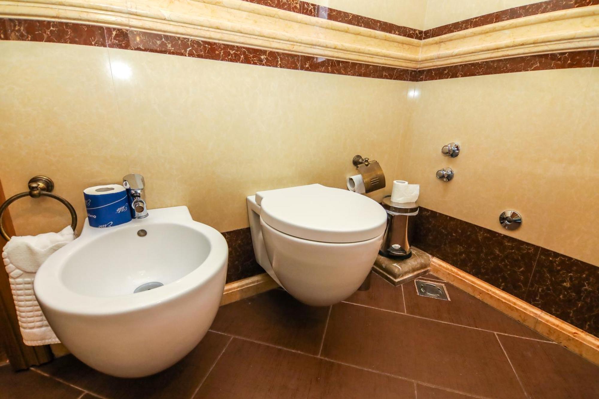 Brilant Antik Center Hotel Tirana Bagian luar foto